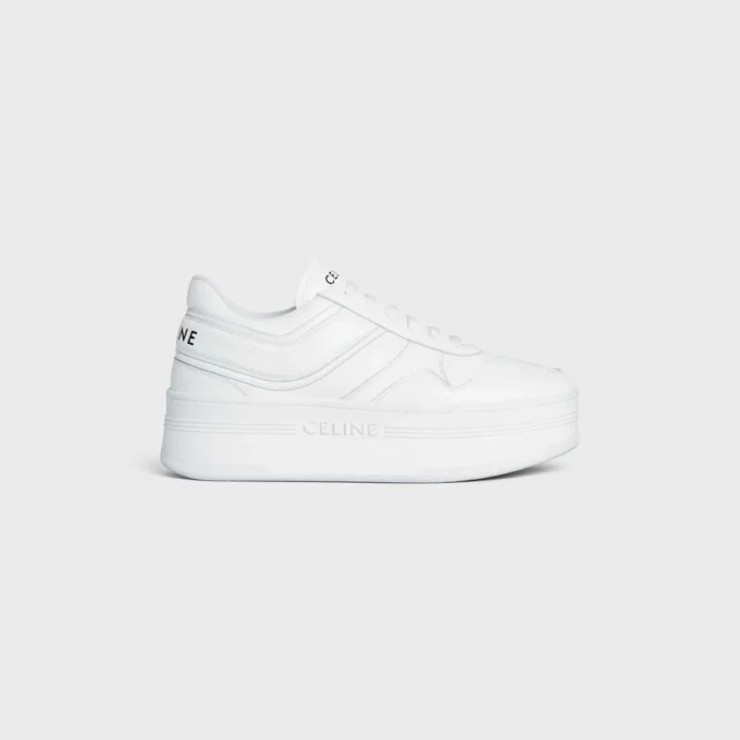 Blockiga sneakers med kilklack i kalvskinn Blockiga sneakers med kilklack i kalvskinn