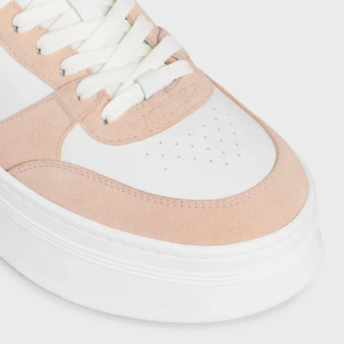 Blockklackad sneaker i kalvskinn och mocka Blockklackad sneaker i kalvskinn och mocka