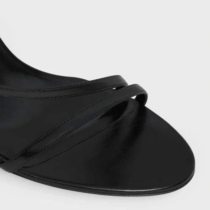 CELINE Ava-sandal i lammskinn CELINE Ava-sandal i lammskinn