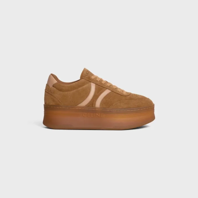 CELINE – Block-sneakers med Triomphe-bakstycke och kilklack i mocka och kalvskinn CELINE – Block-sneakers med Triomphe-bakstycke och kilklack i mocka och kalvskinn