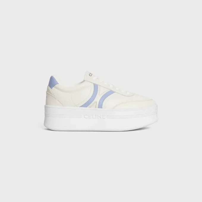 CELINE – Block-sneakers med Triomphe-mönster baktill och kilklack i kalvskinn CELINE – Block-sneakers med Triomphe-mönster baktill och kilklack i kalvskinn