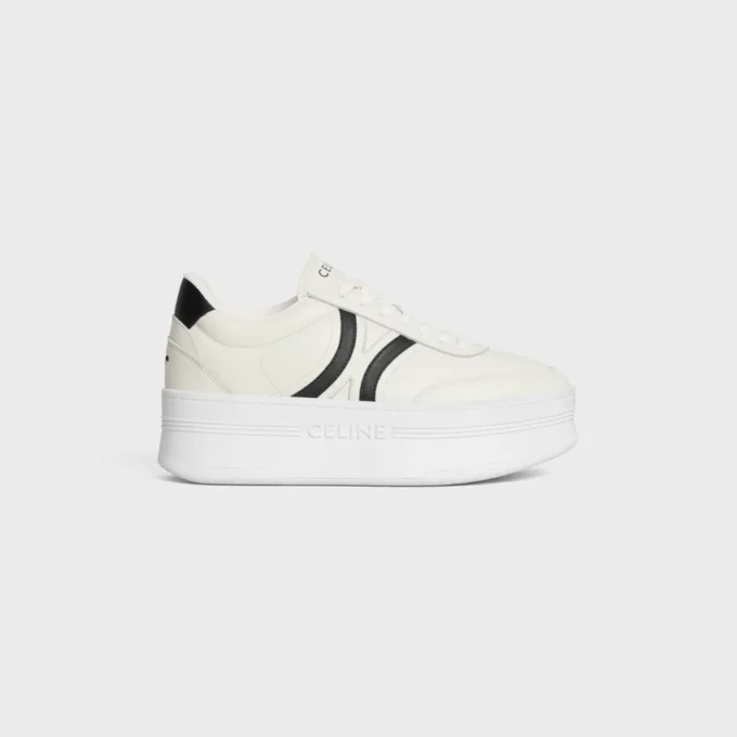 CELINE – Block-sneakers med Triomphe-mönster baktill och kilklack i kalvskinn CELINE – Block-sneakers med Triomphe-mönster baktill och kilklack i kalvskinn
