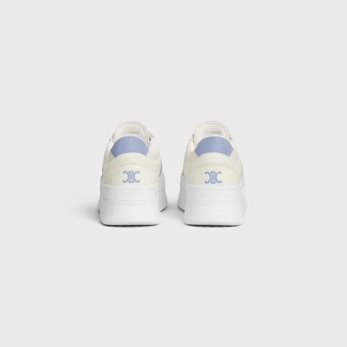 CELINE – Block-sneakers med Triomphe-mönster baktill och kilklack i kalvskinn CELINE – Block-sneakers med Triomphe-mönster baktill och kilklack i kalvskinn