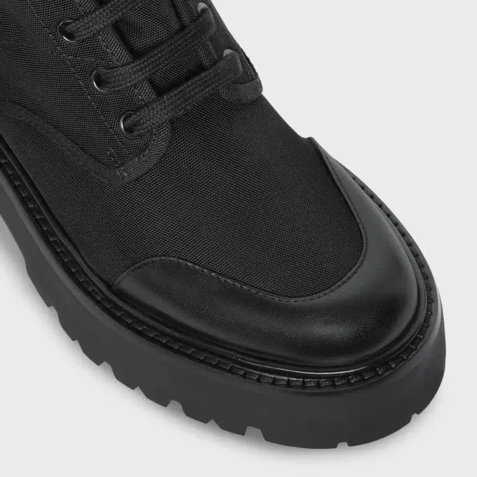 CELINE Bulky snörstövlar i nylon och glansigt tjurskinn CELINE Bulky snörstövlar i nylon och glansigt tjurskinn
