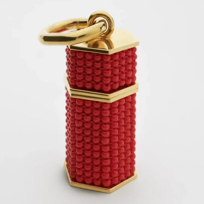 CELINE Charms Column Beaded Box i pärlor och mässing med guldfinish