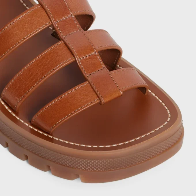 Celine Clea Triomphe-sandal i kalvskinn – vegetabiliskt garvat Celine Clea Triomphe-sandal i kalvskinn – vegetabiliskt garvat