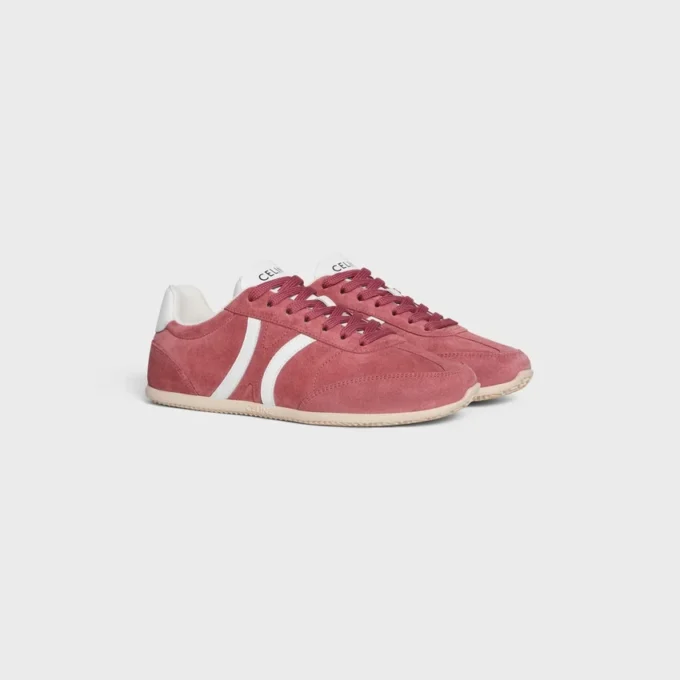 CELINE Jogger Low snörningssneaker med Triomphe i mocka och kalvskinn CELINE Jogger Low snörningssneaker med Triomphe i mocka och kalvskinn