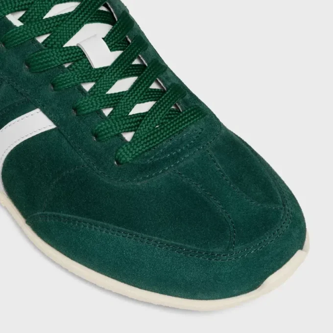 CELINE Jogger Low snörningssneaker med Triomphe i mocka och kalvskinn CELINE Jogger Low snörningssneaker med Triomphe i mocka och kalvskinn
