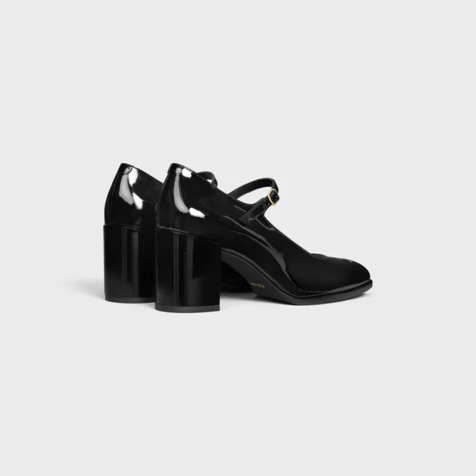 CELINE Lily Perforated Triomphe Babies i lackat kalvskinn CELINE Lily Perforated Triomphe Babies i lackat kalvskinn