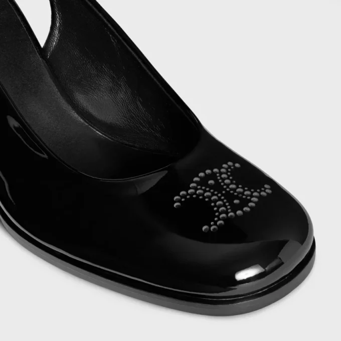 CELINE Lily Perforated Triomphe Slingback i lackat kalvskinn CELINE Lily Perforated Triomphe Slingback i lackat kalvskinn