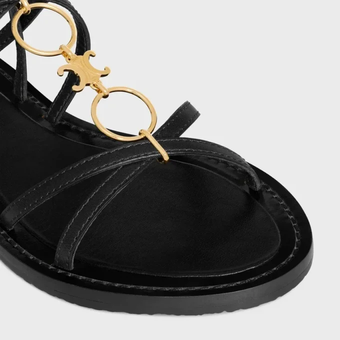 CELINE Lympia sandal med remmar och smycken i kalvskinn CELINE Lympia sandal med remmar och smycken i kalvskinn