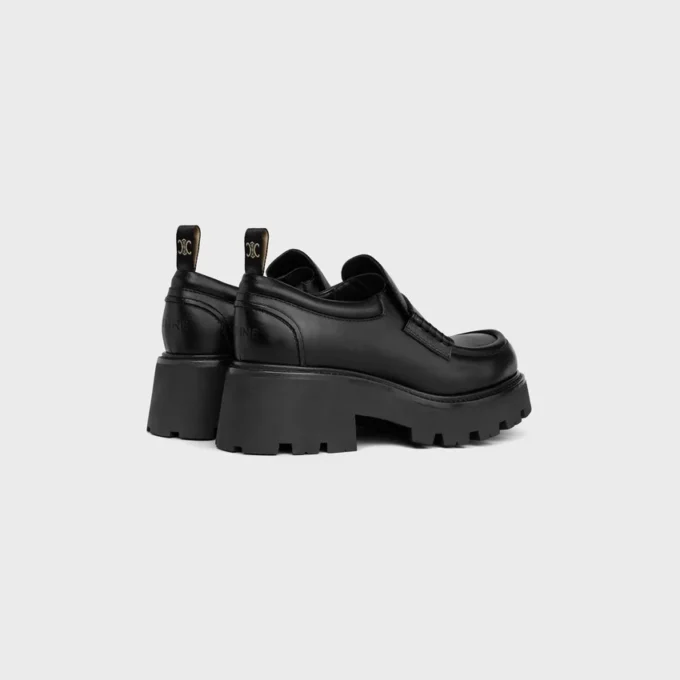 CELINE Triomphe – Loafer i vegetabiliskt garvat kalvskinn och kalvskinn