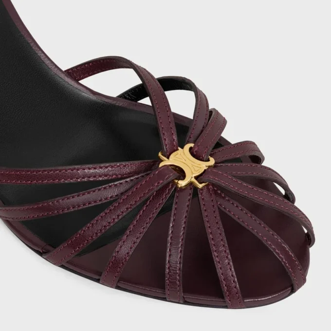 CELINE Triomphe-sandal i lammskinn CELINE Triomphe-sandal i lammskinn