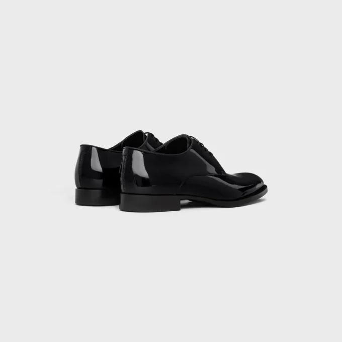 CELINE Tuxedo Derby i lackat kalvskinn