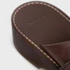 Cleo – Sandal med dubbla remmar i kalvskinn – vegetabiliskt garvat Cleo – Sandal med dubbla remmar i kalvskinn – vegetabiliskt garvat