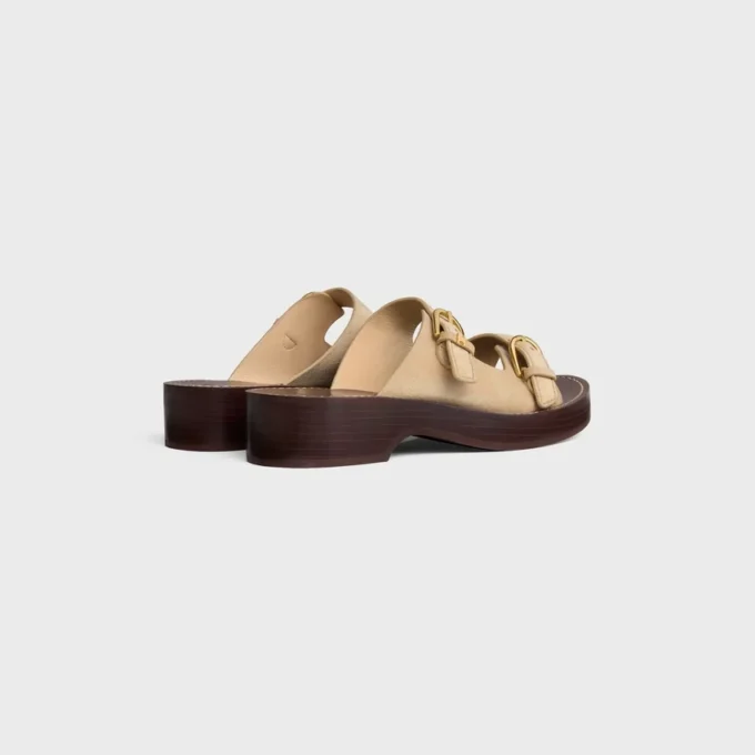 Cleo – sandal med dubbla remmar i mocka av kalvskinn Cleo – sandal med dubbla remmar i mocka av kalvskinn