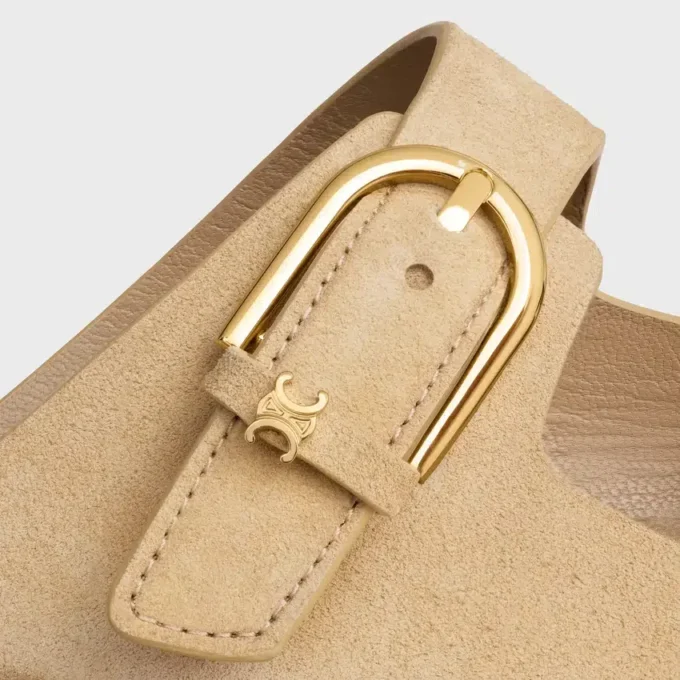 Cleo – sandal med dubbla remmar i mocka av kalvskinn Cleo – sandal med dubbla remmar i mocka av kalvskinn