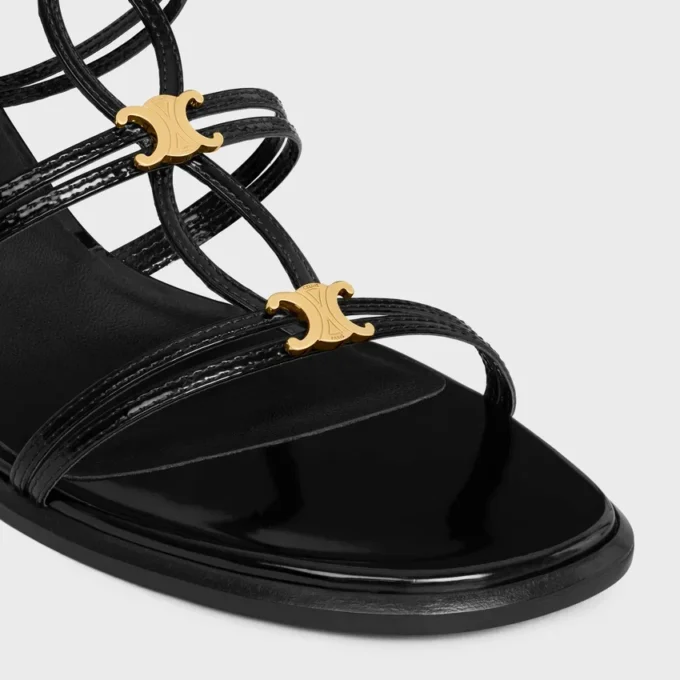 CléMence sandal med klack i glansigt kalvskinn CléMence sandal med klack i glansigt kalvskinn