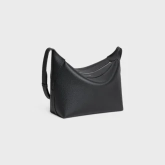 crossbody vska harry i kornat kalvskinn 2 2 330x330 - Crossbody-v&auml;ska Harry i kornat kalvskinn