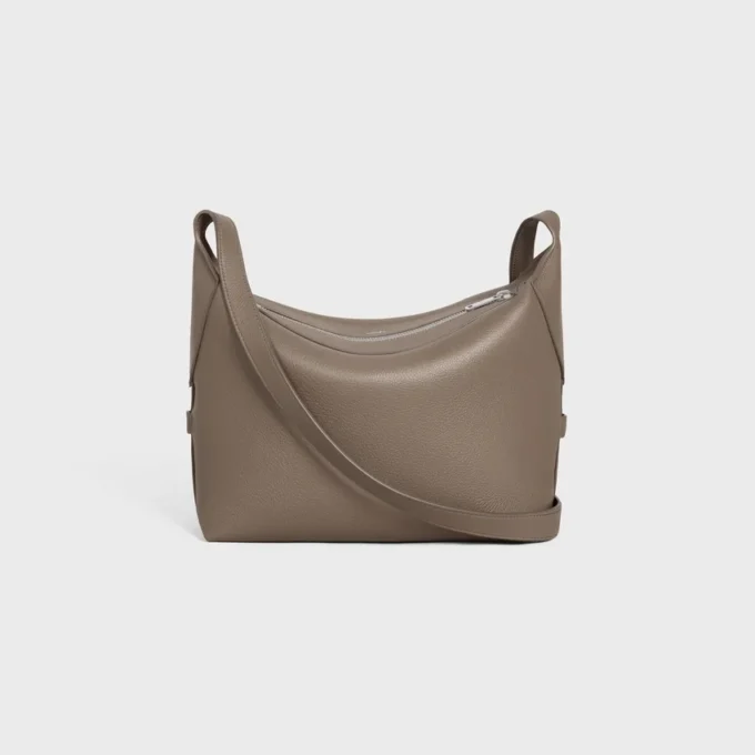 Crossbody-väska Harry i kornat kalvskinn