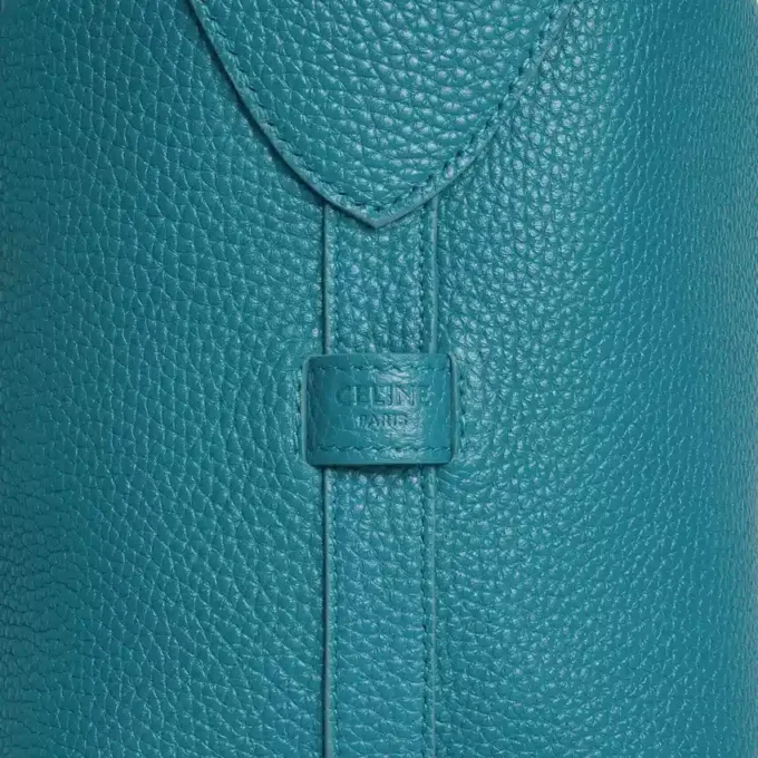 Crossbody-väska Harry i kornat kalvskinn Crossbody-väska Harry i kornat kalvskinn