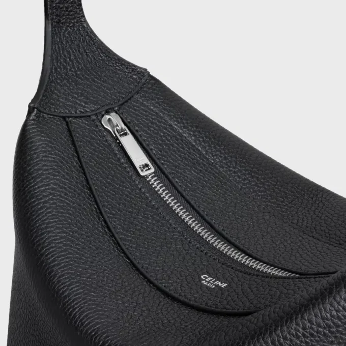 Crossbody-väska Harry i kornat kalvskinn Crossbody-väska Harry i kornat kalvskinn