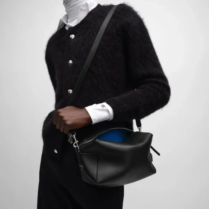 Crossbody-väska Take Away i slätt kalvskinn
