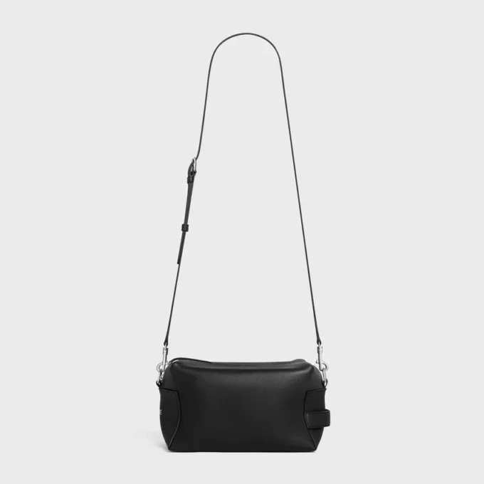 Crossbody-väska Take Away i slätt kalvskinn