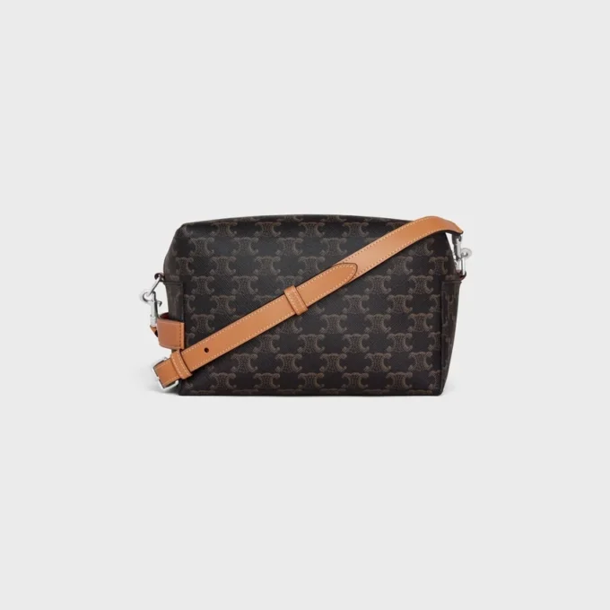 Crossbody-väska Take Away i Triomphe Canvas och kalvskinn Crossbody-väska Take Away i Triomphe Canvas och kalvskinn