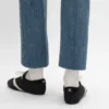 De platta sneakersen i grosgrain, sammet, kalvskinn och lammskinn De platta sneakersen i grosgrain, sammet, kalvskinn och lammskinn