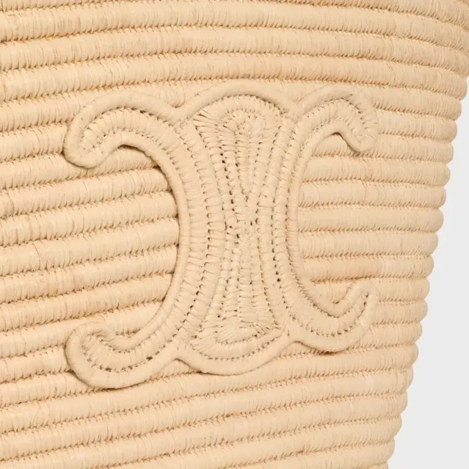 Flätad väska i raffia