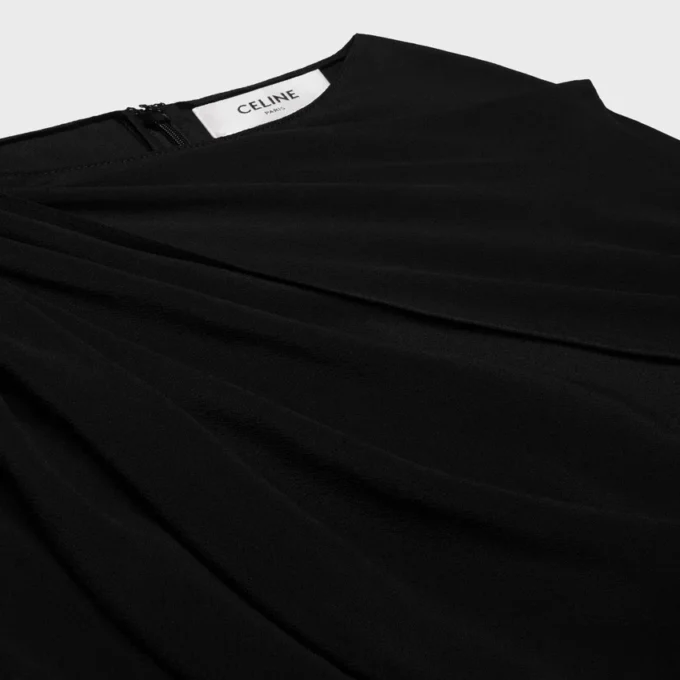Klänning i acetat-silkecrepe