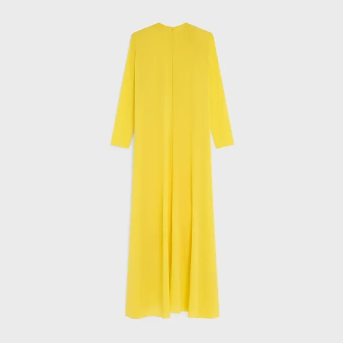 Klänning i silkgeorgette Klänning i silkgeorgette