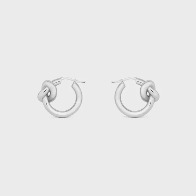 Knot Hoops i mässing med rodiumfinish Knot Hoops i mässing med rodiumfinish