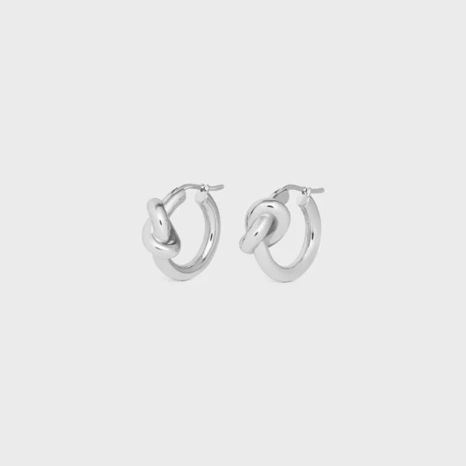 Knot Hoops i mässing med rodiumfinish Knot Hoops i mässing med rodiumfinish