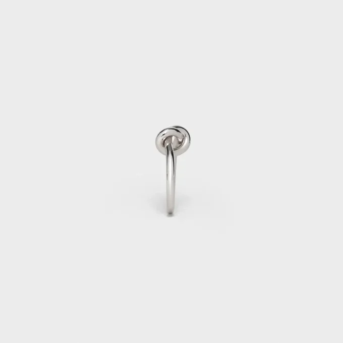 Knotring i mässing med rodiumfinish Knotring i mässing med rodiumfinish
