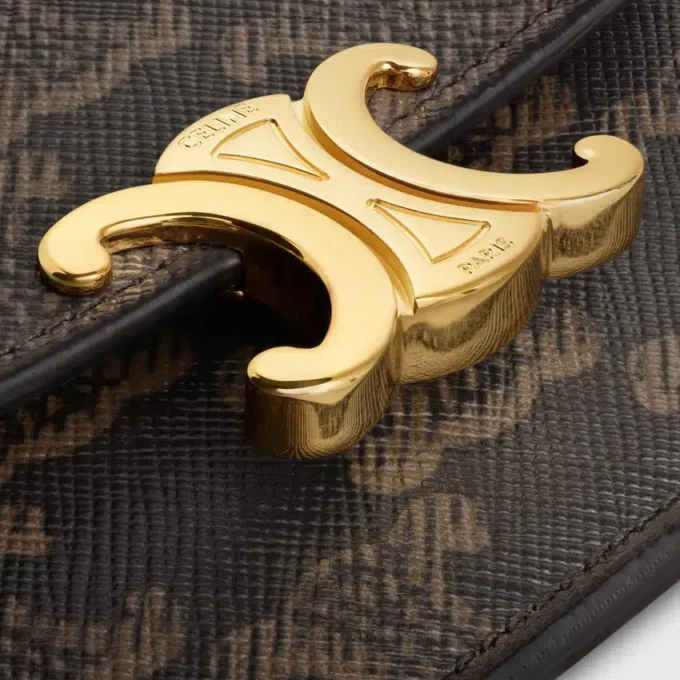 Kortfodral med lock Triomphe i Triomphe Canvas Kortfodral med lock Triomphe i Triomphe Canvas