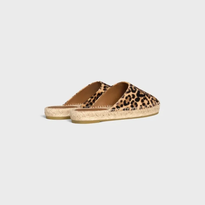 Les Espadrilles CELINE Mule i leopardmönstrat hårigt kalvskinn Les Espadrilles CELINE Mule i leopardmönstrat hårigt kalvskinn