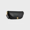 Liten Halfmoon Soft Triomphe i smidigt, glansigt lammskinn Liten Halfmoon Soft Triomphe i smidigt, glansigt lammskinn