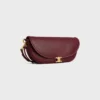 Liten Halfmoon Soft Triomphe i smidigt, glansigt lammskinn Liten Halfmoon Soft Triomphe i smidigt, glansigt lammskinn