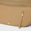 Liten Halfmoon Soft Triomphe i smidigt, glansigt lammskinn Liten Halfmoon Soft Triomphe i smidigt, glansigt lammskinn