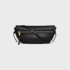 Liten Halfmoon Soft Triomphe i smidigt, glansigt lammskinn Liten Halfmoon Soft Triomphe i smidigt, glansigt lammskinn