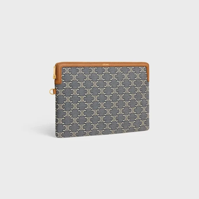 Liten påse med rem i Cuir Triomphe i Jacquard Triomphe över hela ytan