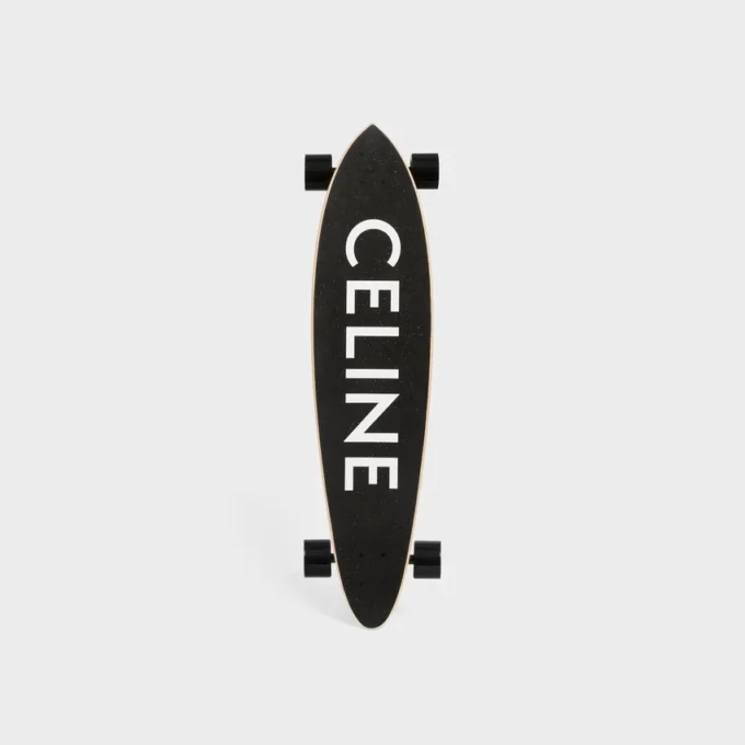 Longboard med CELINE-logotyp