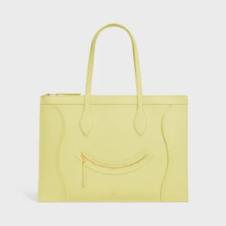 Platt luggage i glansigt kalvskinn Platt luggage i glansigt kalvskinn