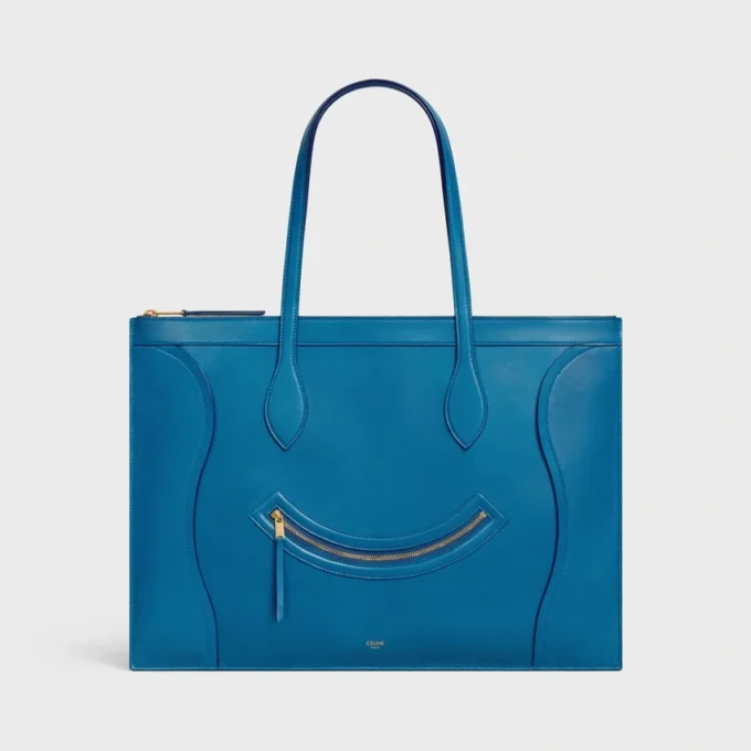 Platt luggage i glansigt kalvskinn Platt luggage i glansigt kalvskinn