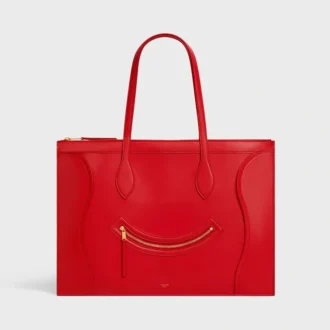 Platt luggage i glansigt kalvskinn