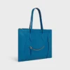 Platt luggage i glansigt kalvskinn Platt luggage i glansigt kalvskinn