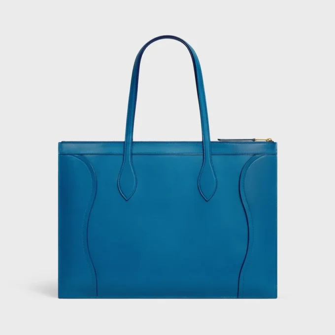 Platt luggage i glansigt kalvskinn Platt luggage i glansigt kalvskinn