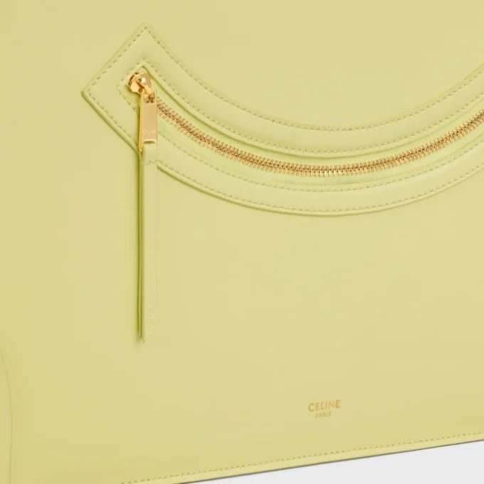 Platt luggage i glansigt kalvskinn Platt luggage i glansigt kalvskinn